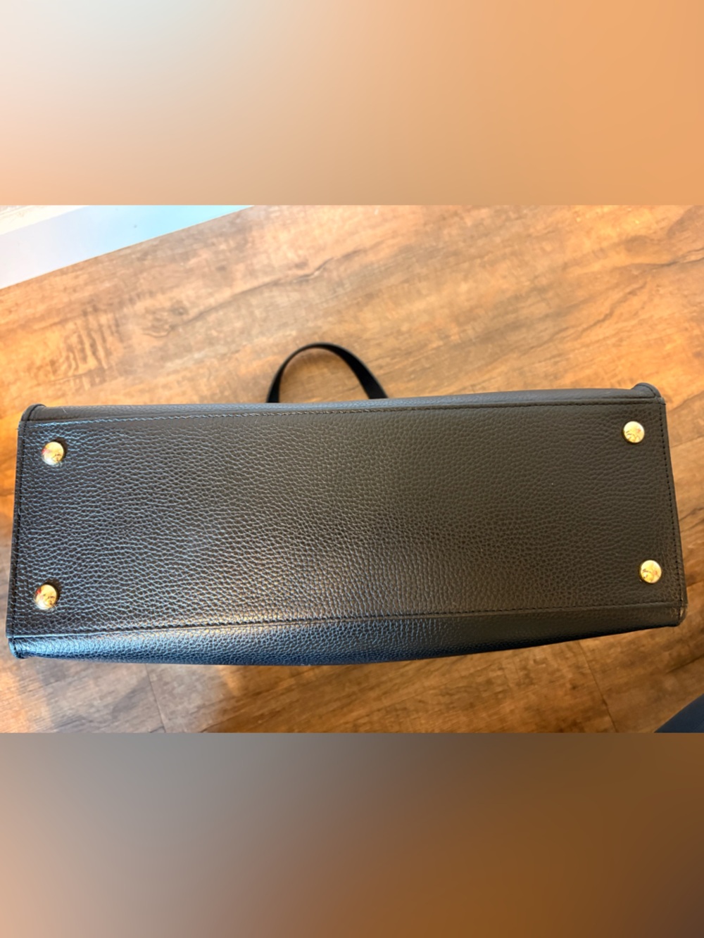 MARK & GRAHAM | Essential Leather Tote in Black with Gold Hardware - Picture 3 of 9